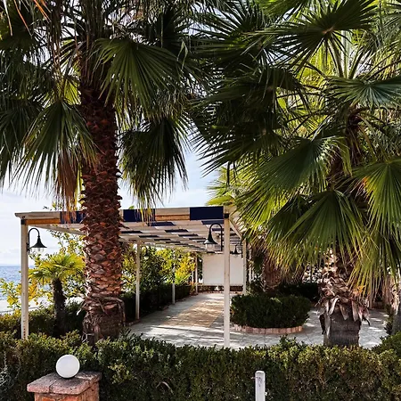 Апартаменты Anna Саранда